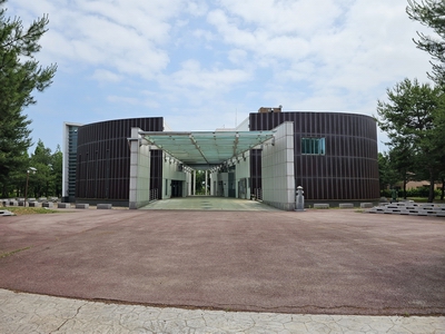 2008년 축복식을 올린 성 김대건 신부 기념관 전경. 2021년 천주교 복합예술공간 기억과 희망이 건립된 후 이곳은 현재 내포교회사연구소로 사용하고 있다.